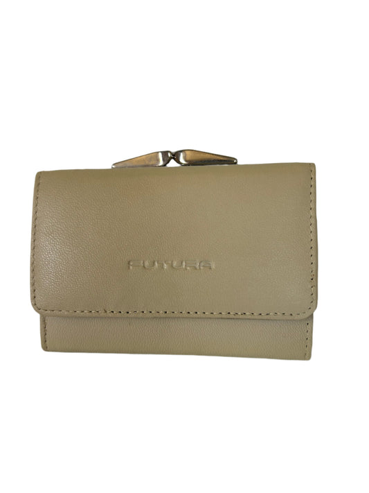 Futura Leather Purse 880L